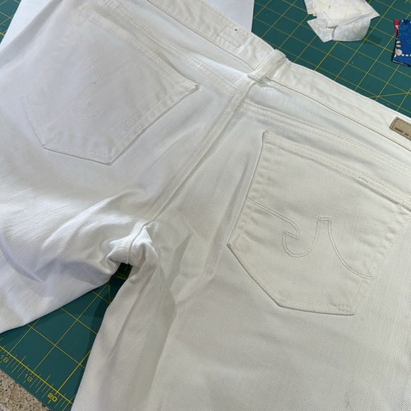 The Tomboy Crop by AG - Picture 5 of 13